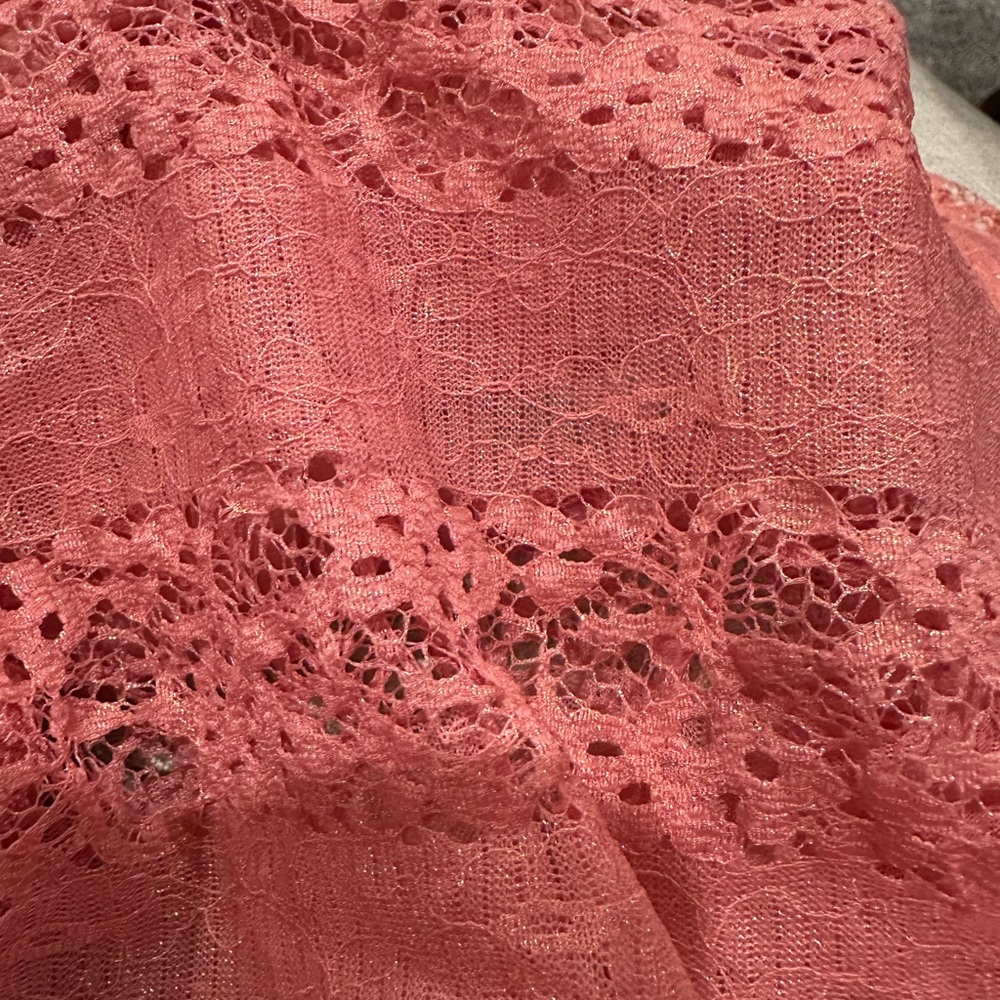 Women’s Mudd Tank Top Pink Lace with Gold Shimmer. Size Small. EUC